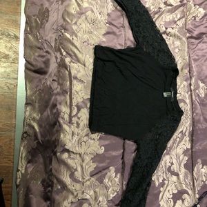 Long sleeve crop top, lace sleeves